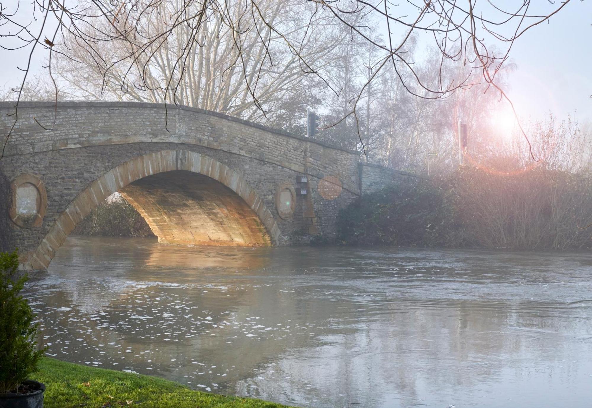 The Trout At Tadpole Bridge Hotel Faringdon Exterior photo