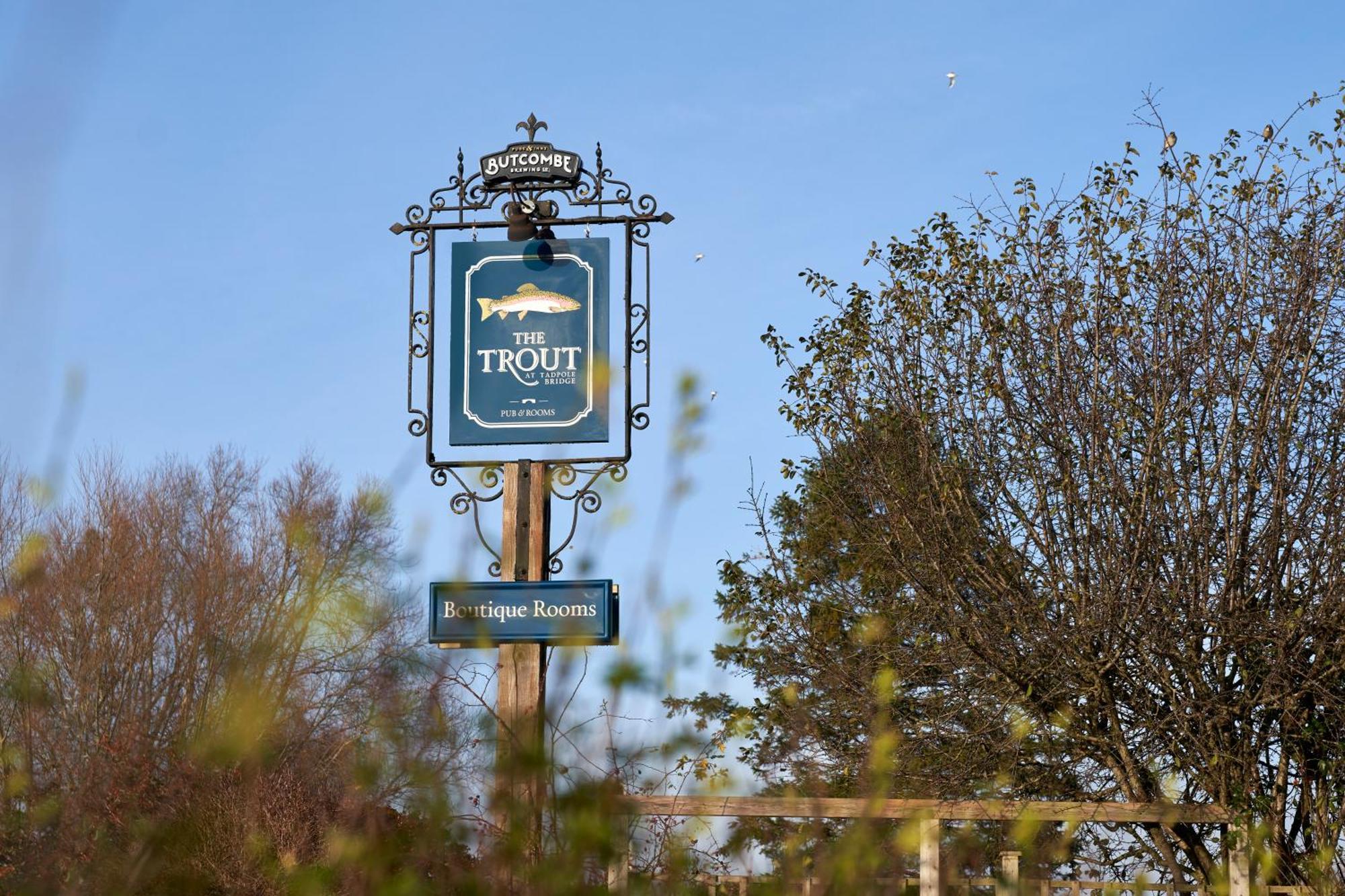 The Trout At Tadpole Bridge Hotel Faringdon Exterior photo