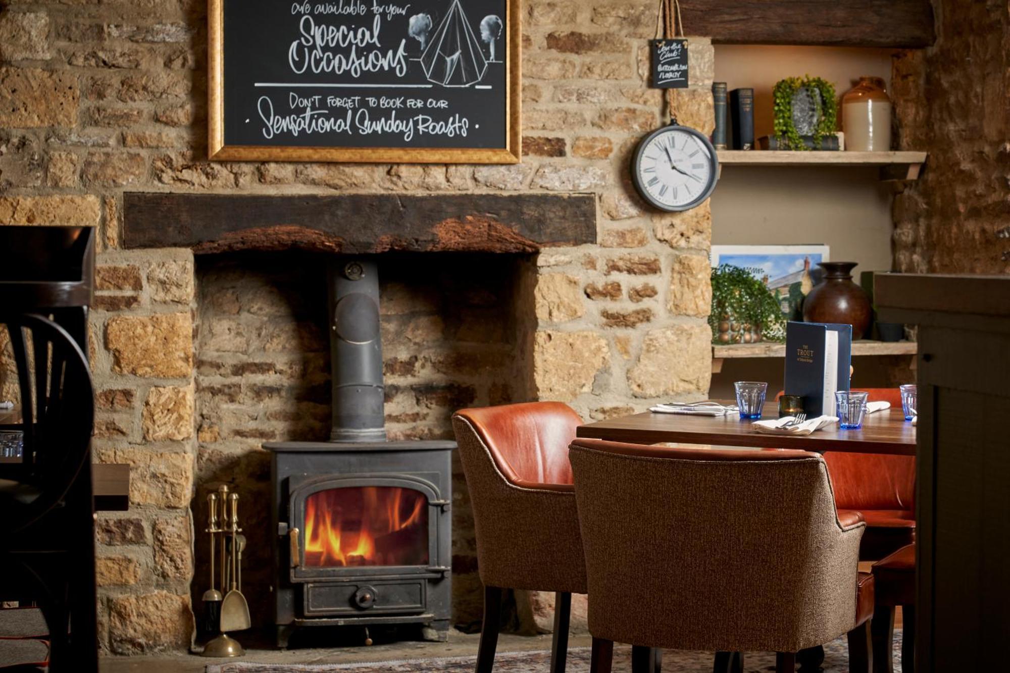 The Trout At Tadpole Bridge Hotel Faringdon Exterior photo