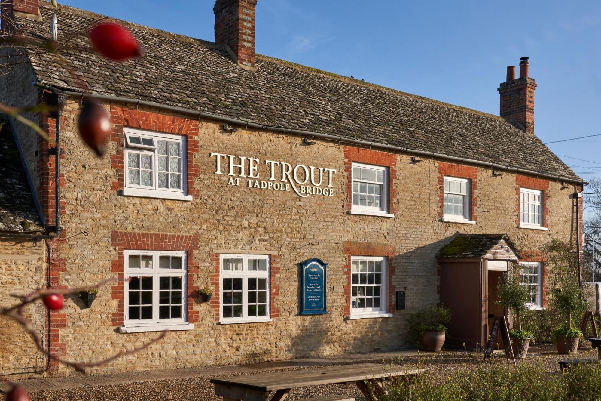 The Trout At Tadpole Bridge Hotel Faringdon Exterior photo