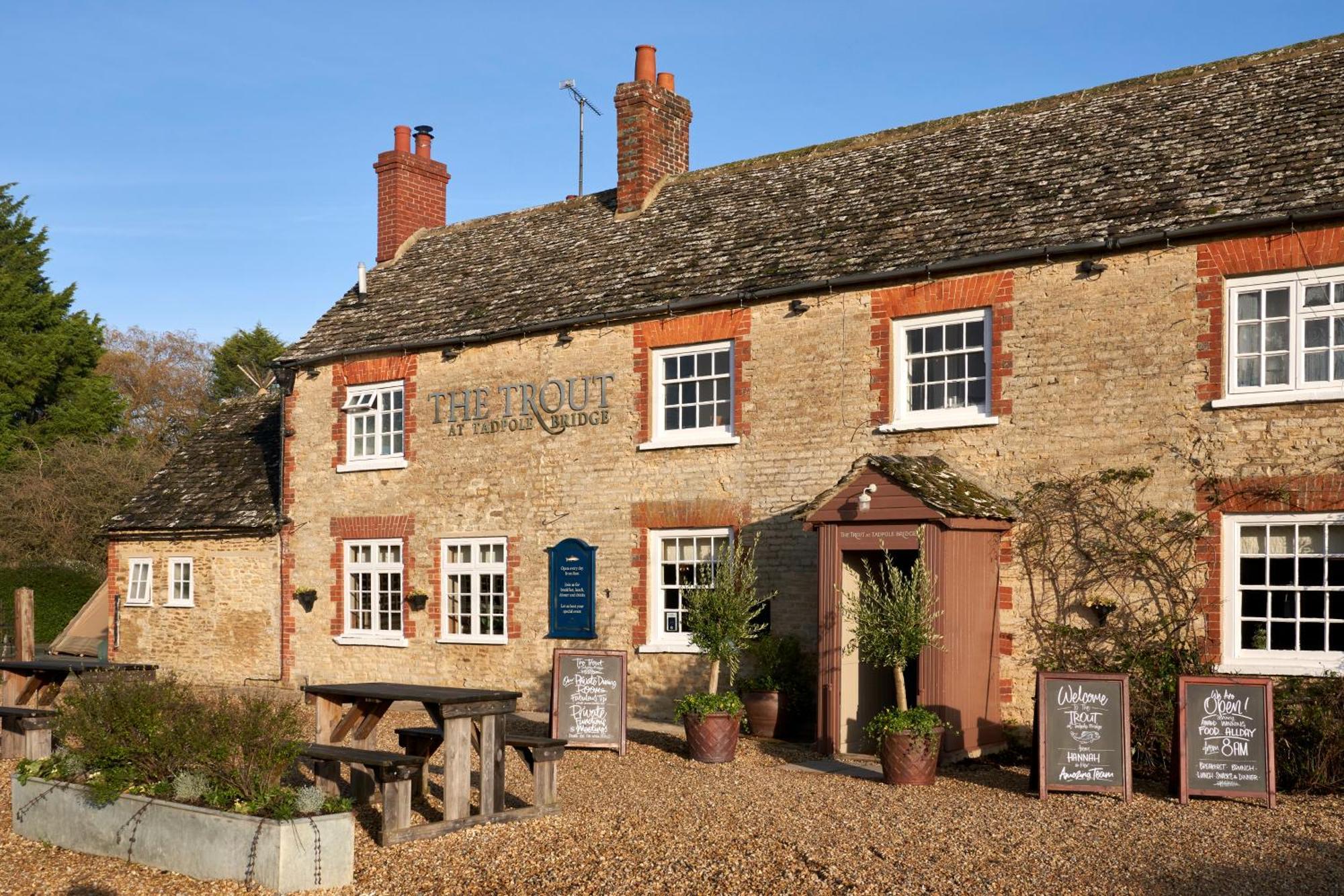 The Trout At Tadpole Bridge Hotel Faringdon Exterior photo